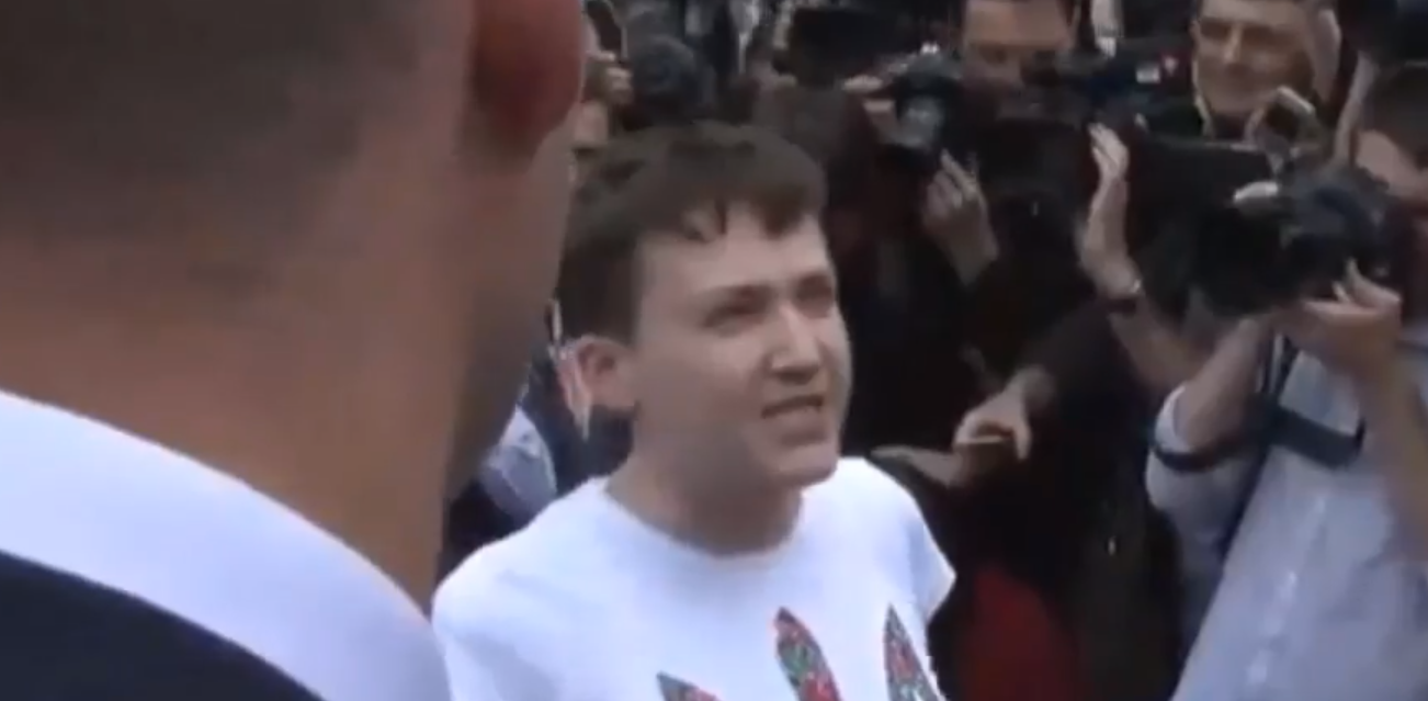 Надежда Савченко прилетела в Киев