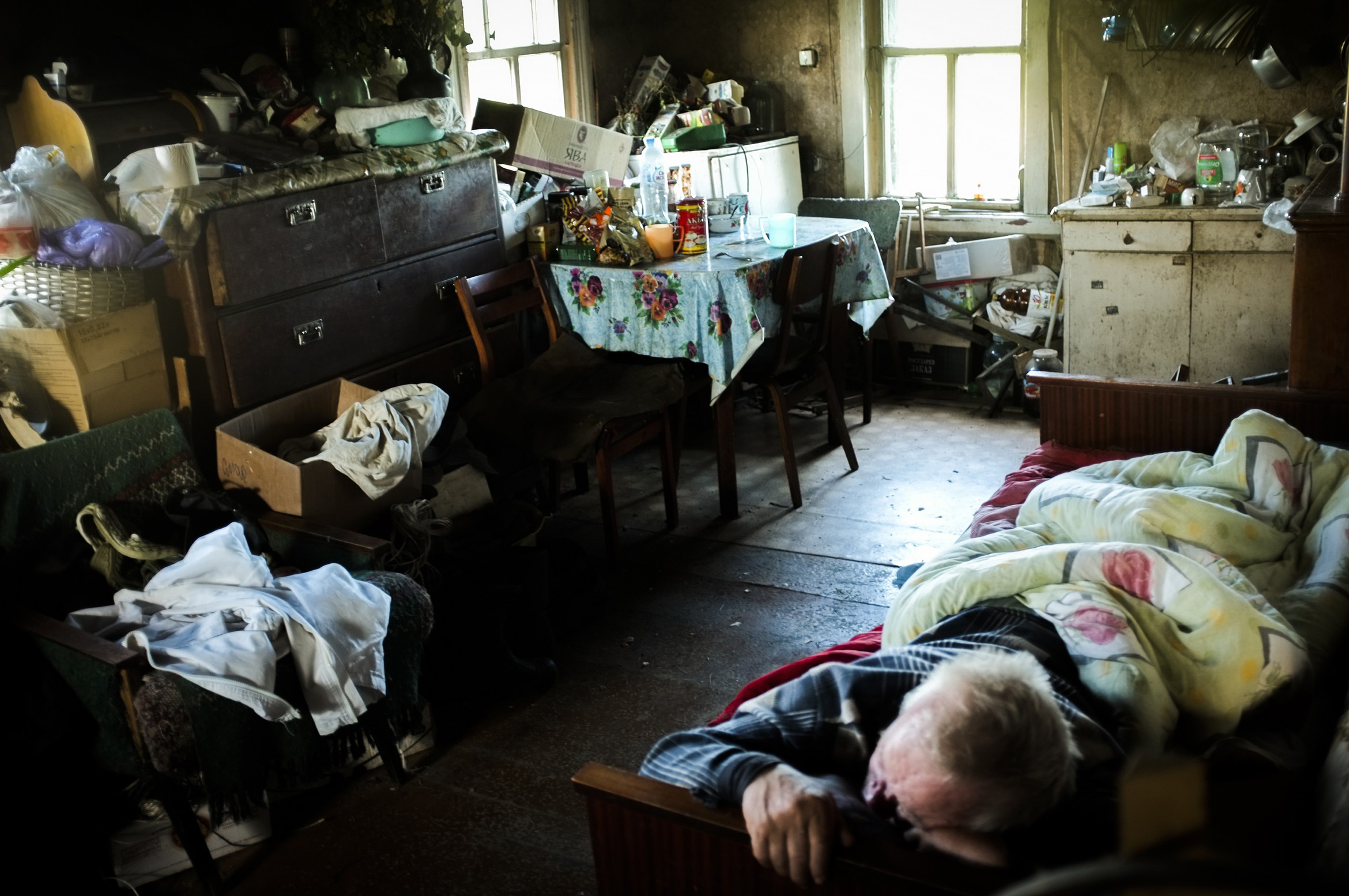 Жила в плохих условиях. Бедность деревне. Нищета в деревне. Жизнь россиян в глубинке.