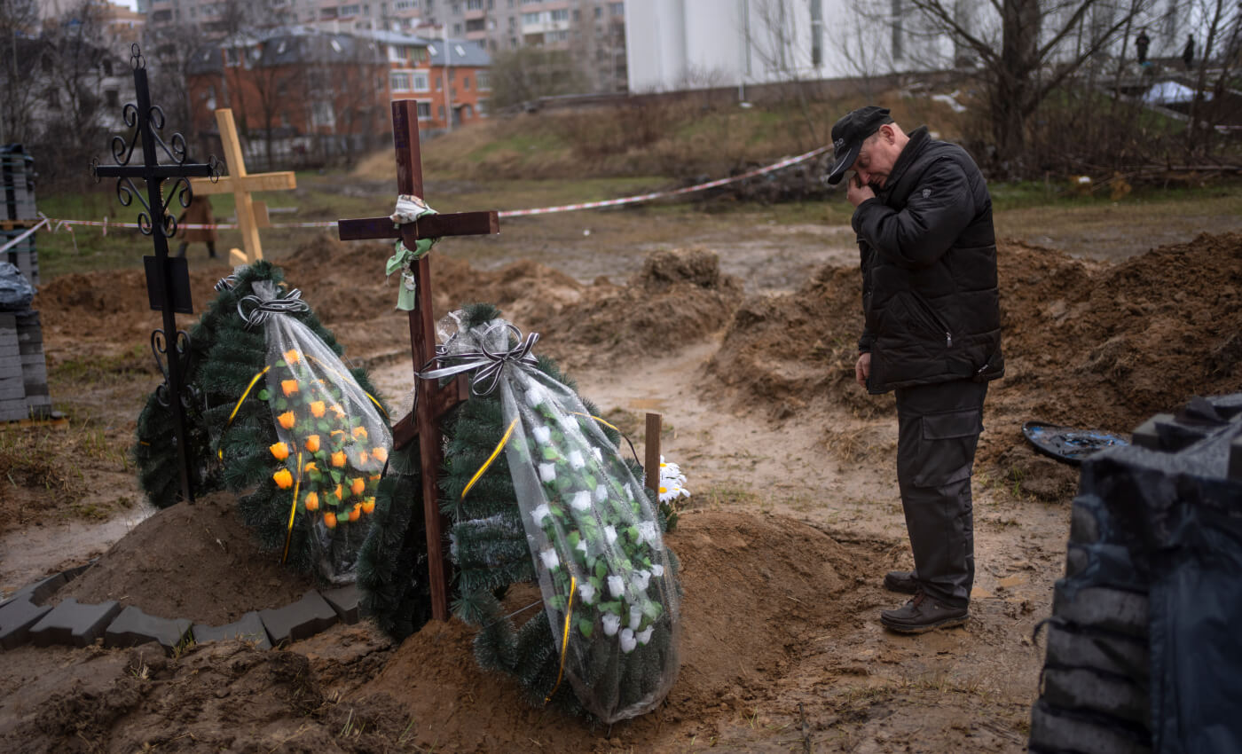 писька в морге Месяц ужаса. Свидетельства выживших и истории убитых жителей Бучи — в  репортаже New York Times