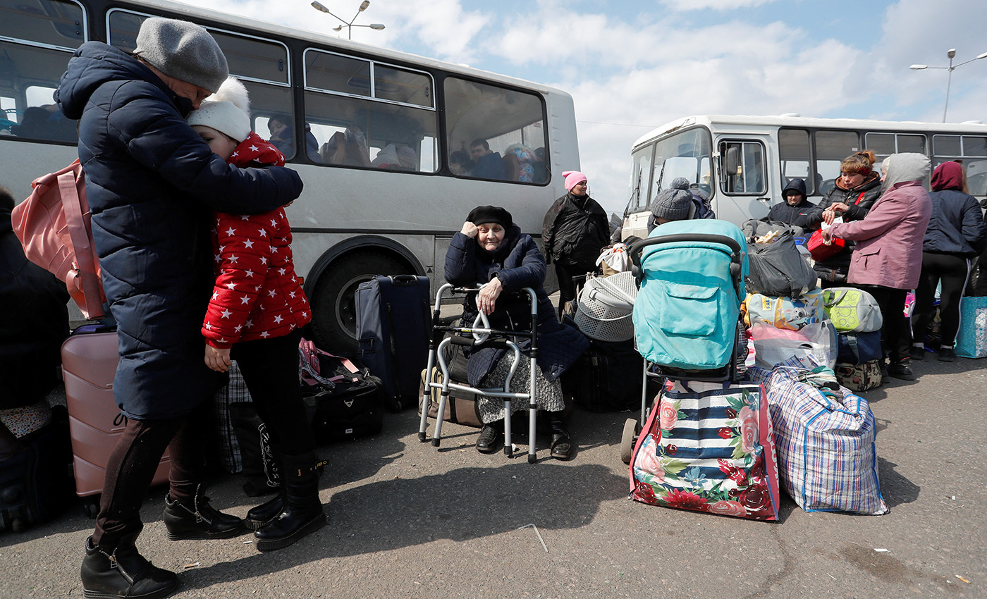 Покидая Мариуполь. Как выбираются из разрушенного города, ставшего самым  страшным свидетельством войны в Украине