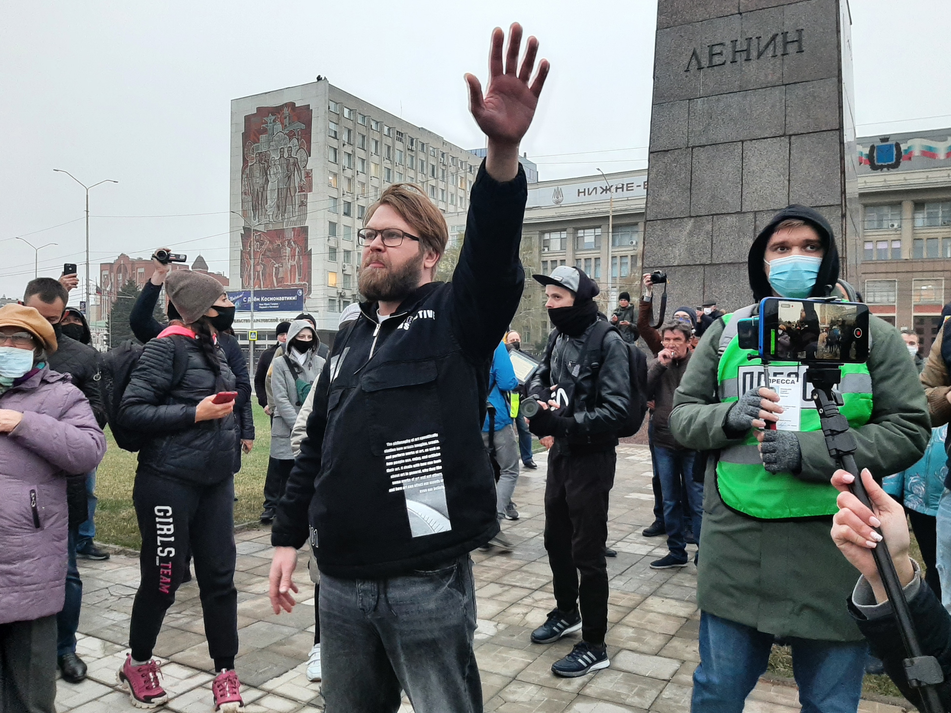 Я верю, что вернусь». Что происходит с саратовским «санитарным делом», где  все фигуранты объявлены в розыск