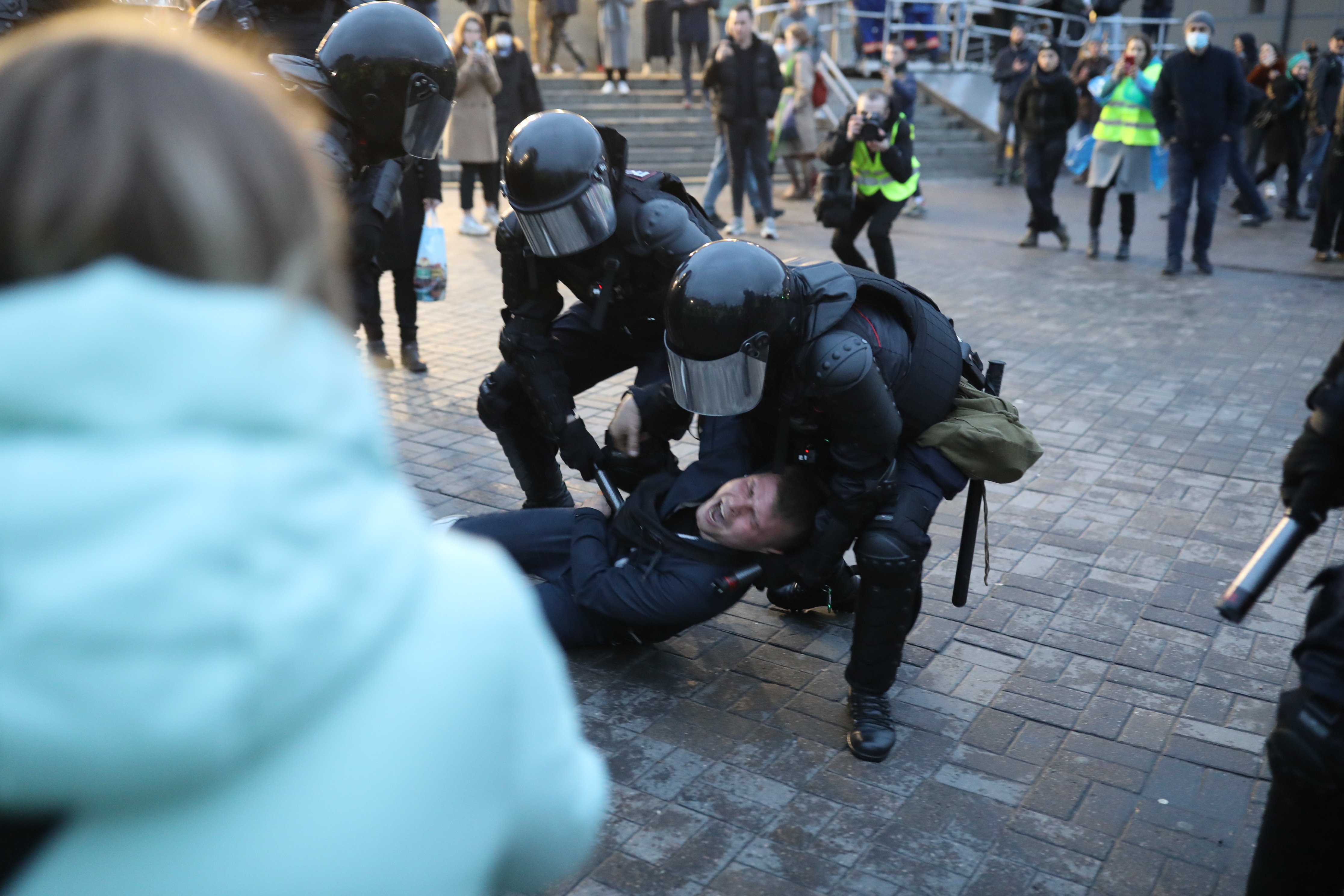 Свободу Навальному». Акции в Москве и Петербурге