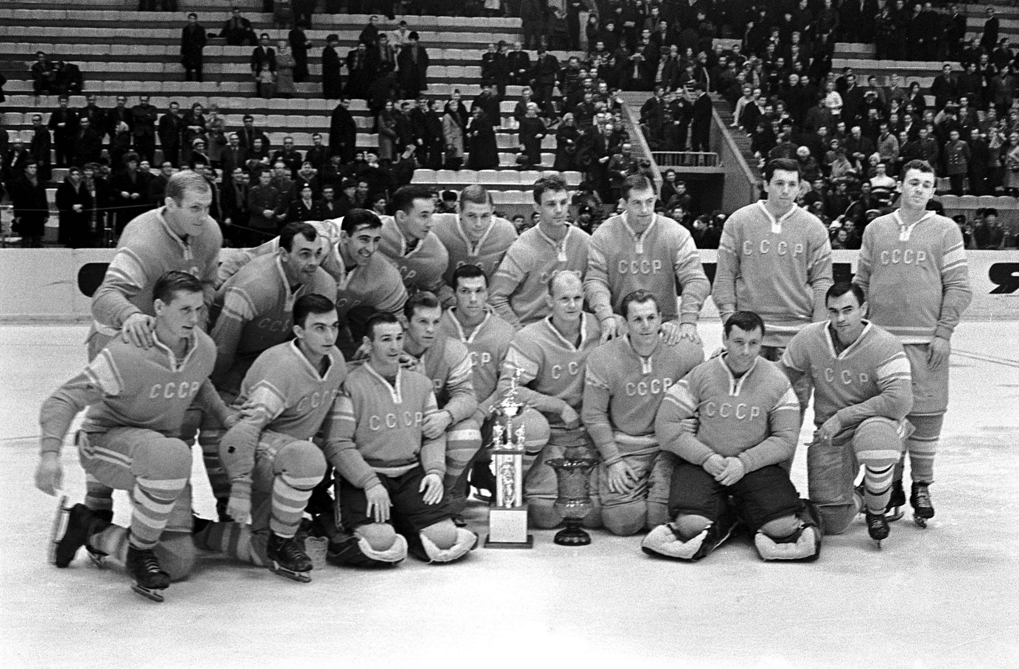 Первая суперсерия между сборной ссср. Хоккей ЧМ 1967 СССР Канада.