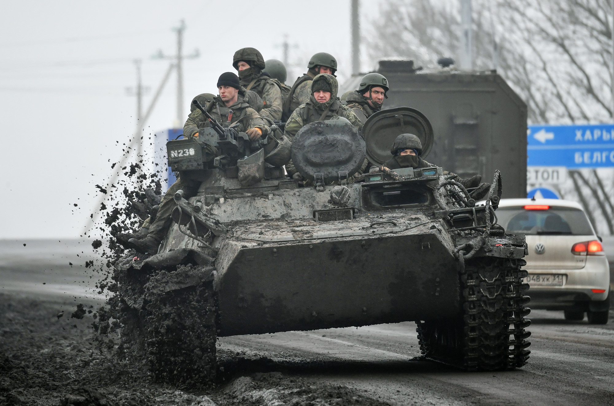 Я сыну предлагаю сломать ногу». Военкоматы уточняют данные о россиянах в  запасе: может ли это быть сигналом о мобилизации?