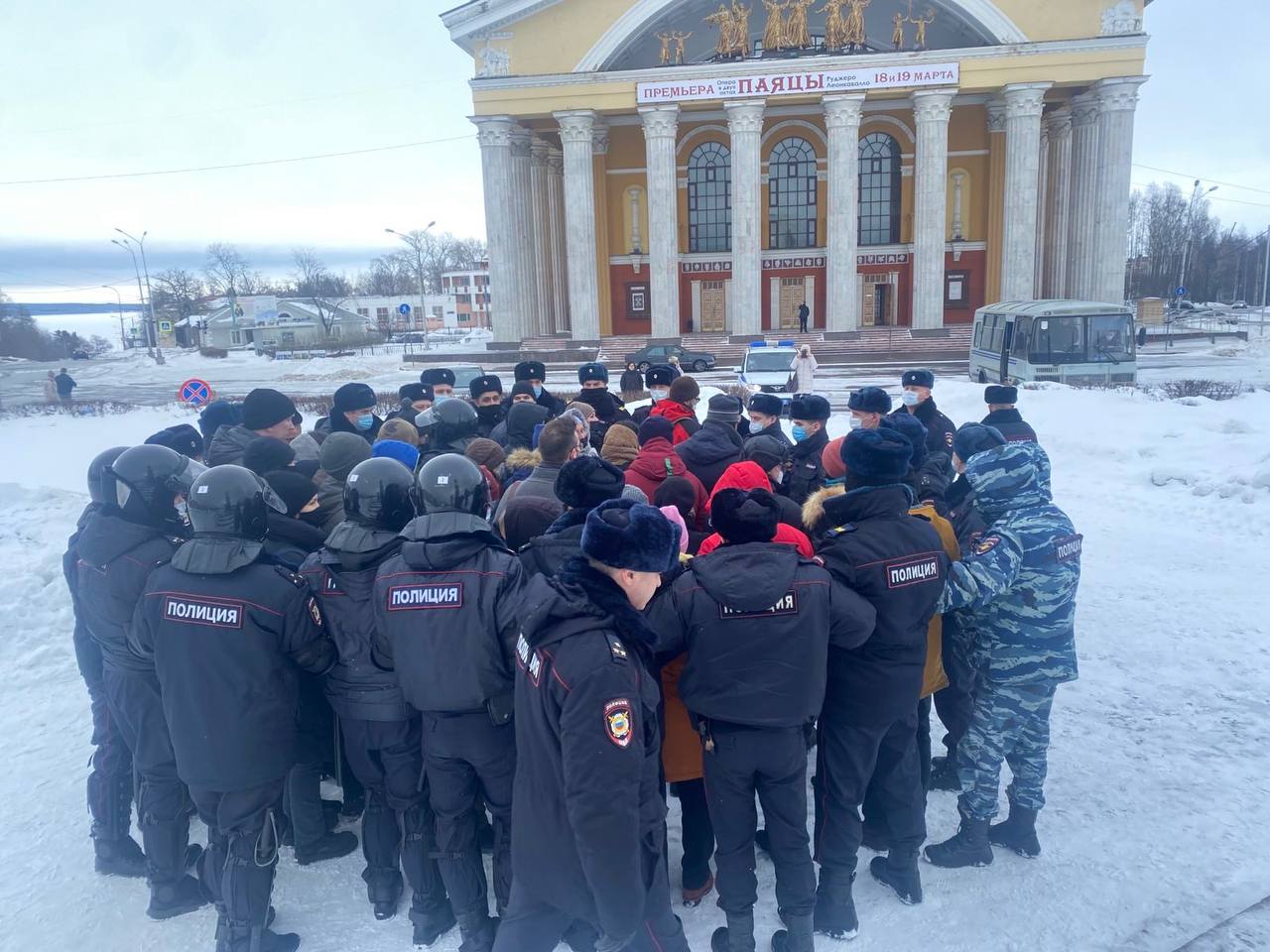 Антивоенные митинги по всей России