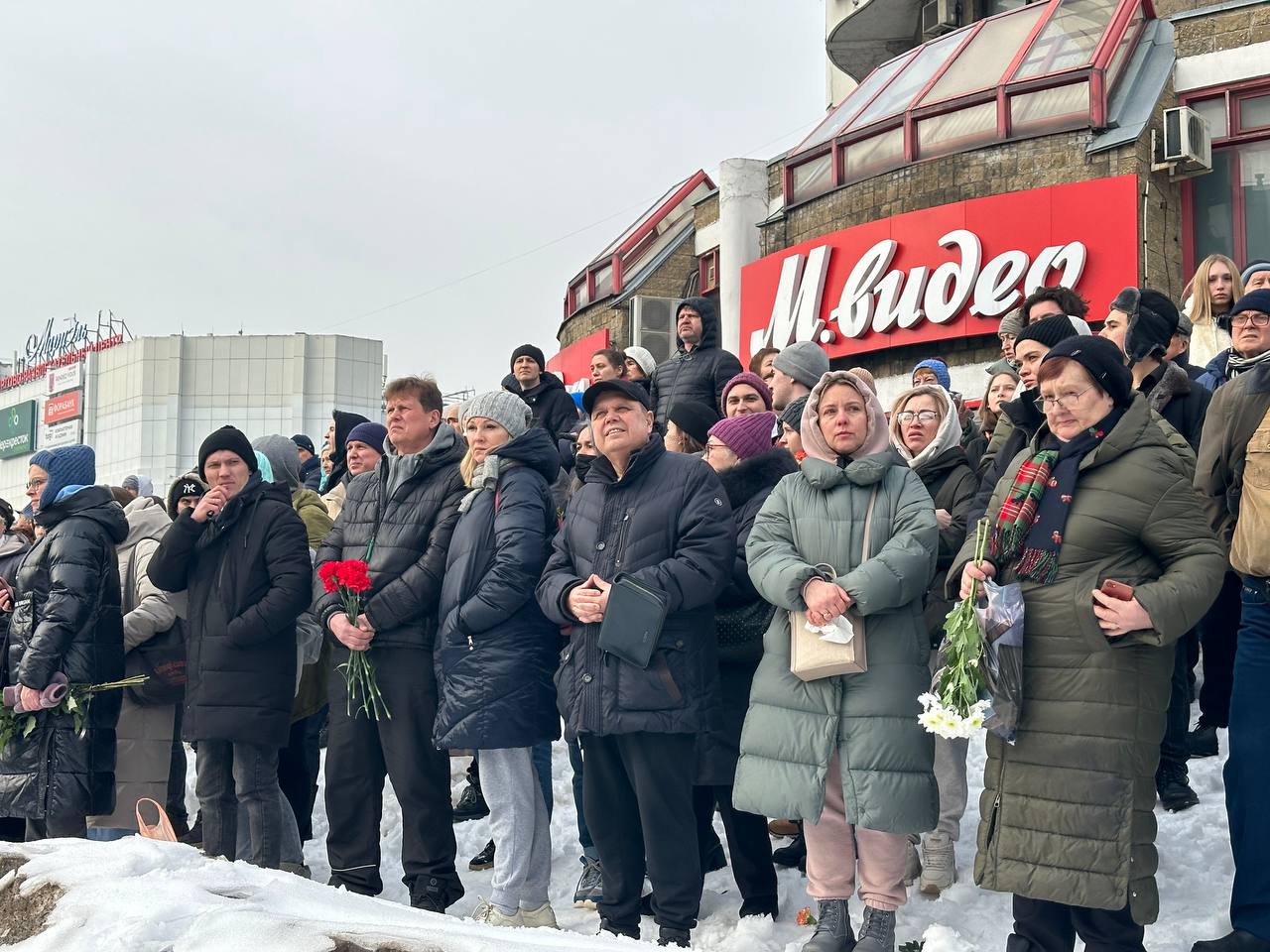 В Москве попрощались с Алексеем Навальным. Как прошли похороны политика