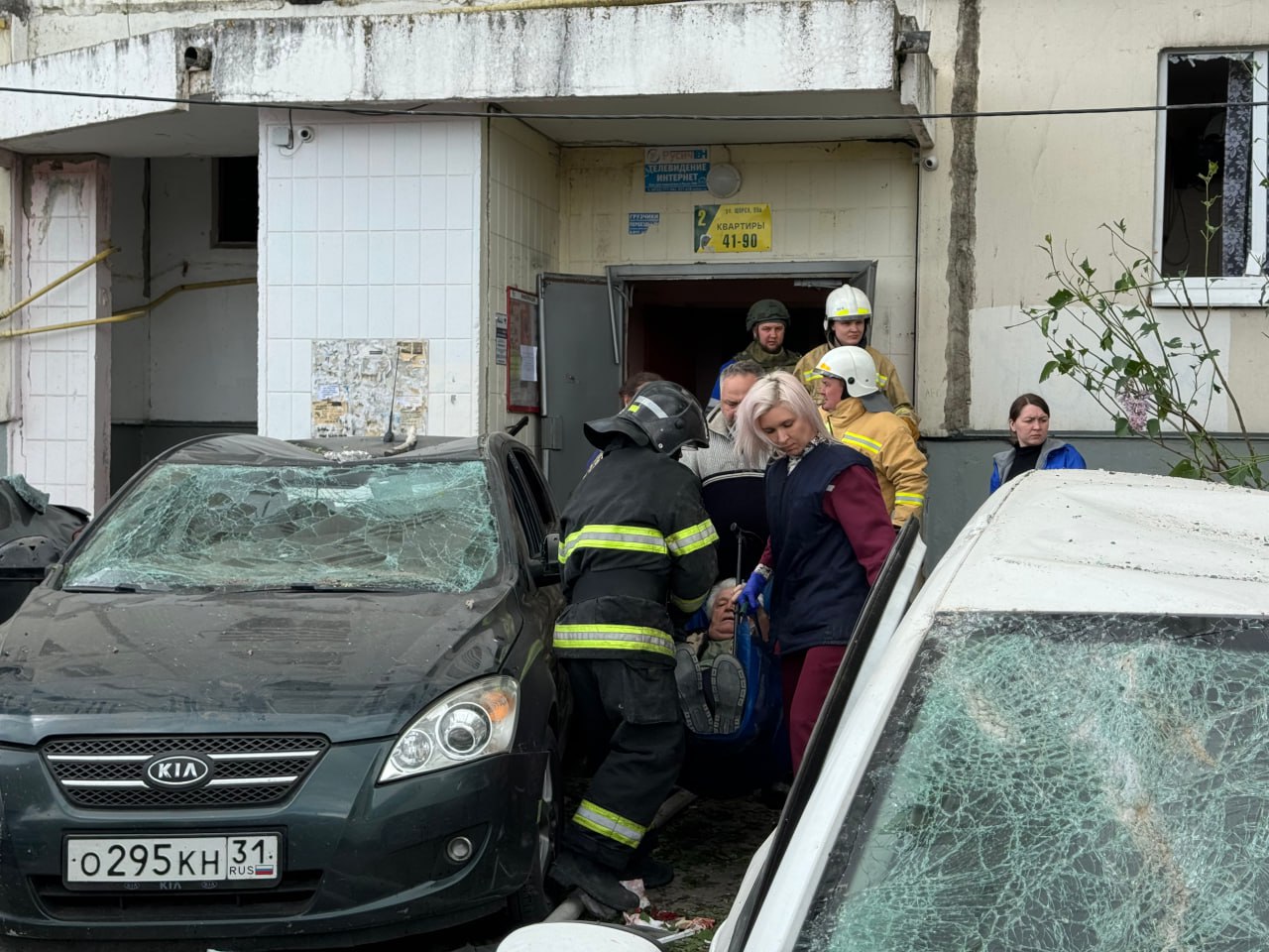 В Белгороде рухнул подъезд многоэтажного жилого дома