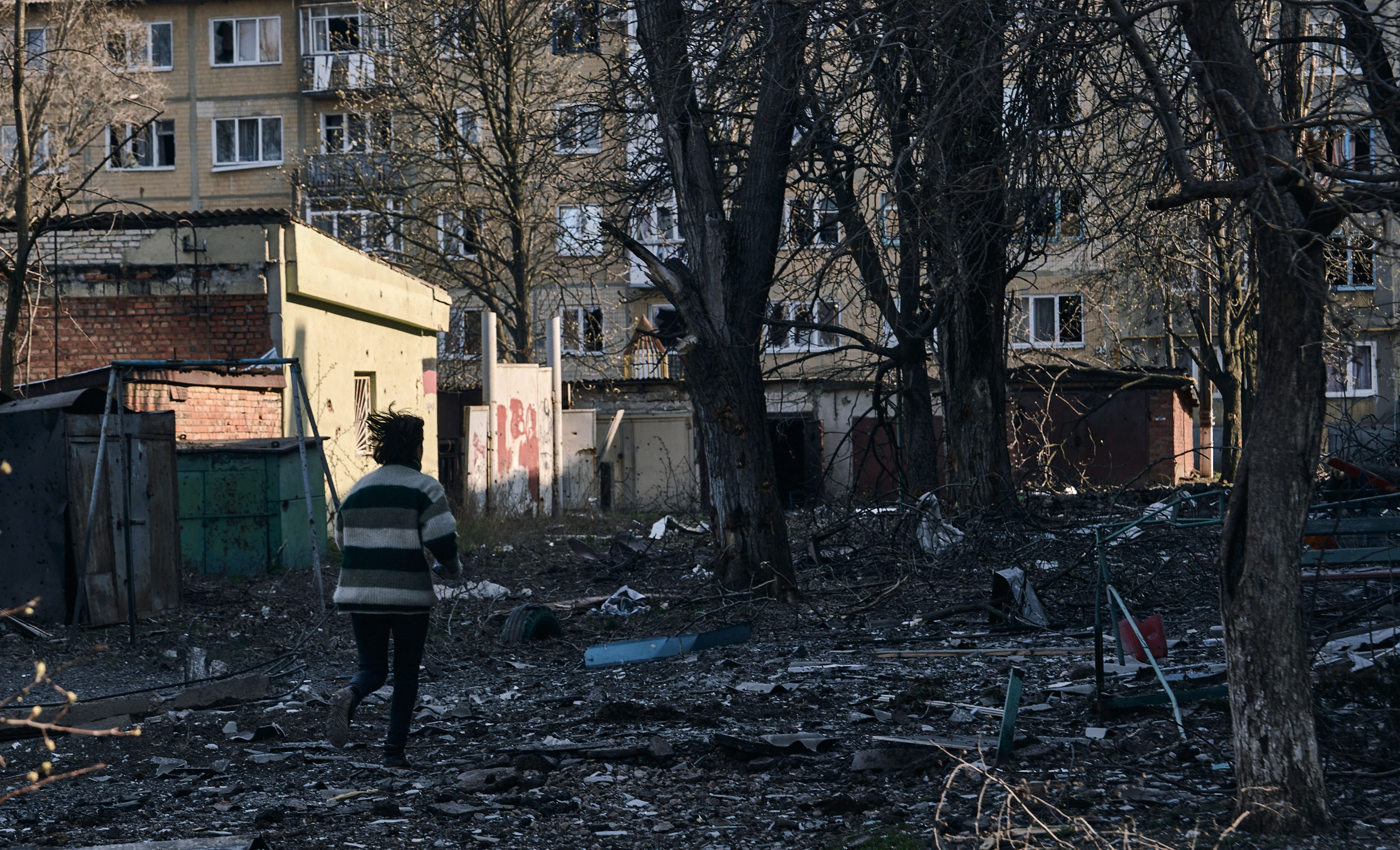 Вода с привкусом войны. Жизнь в Бахмуте, самой опасной точке фронта — на  примере одной украинской семьи, спасшейся из-под обстрелов