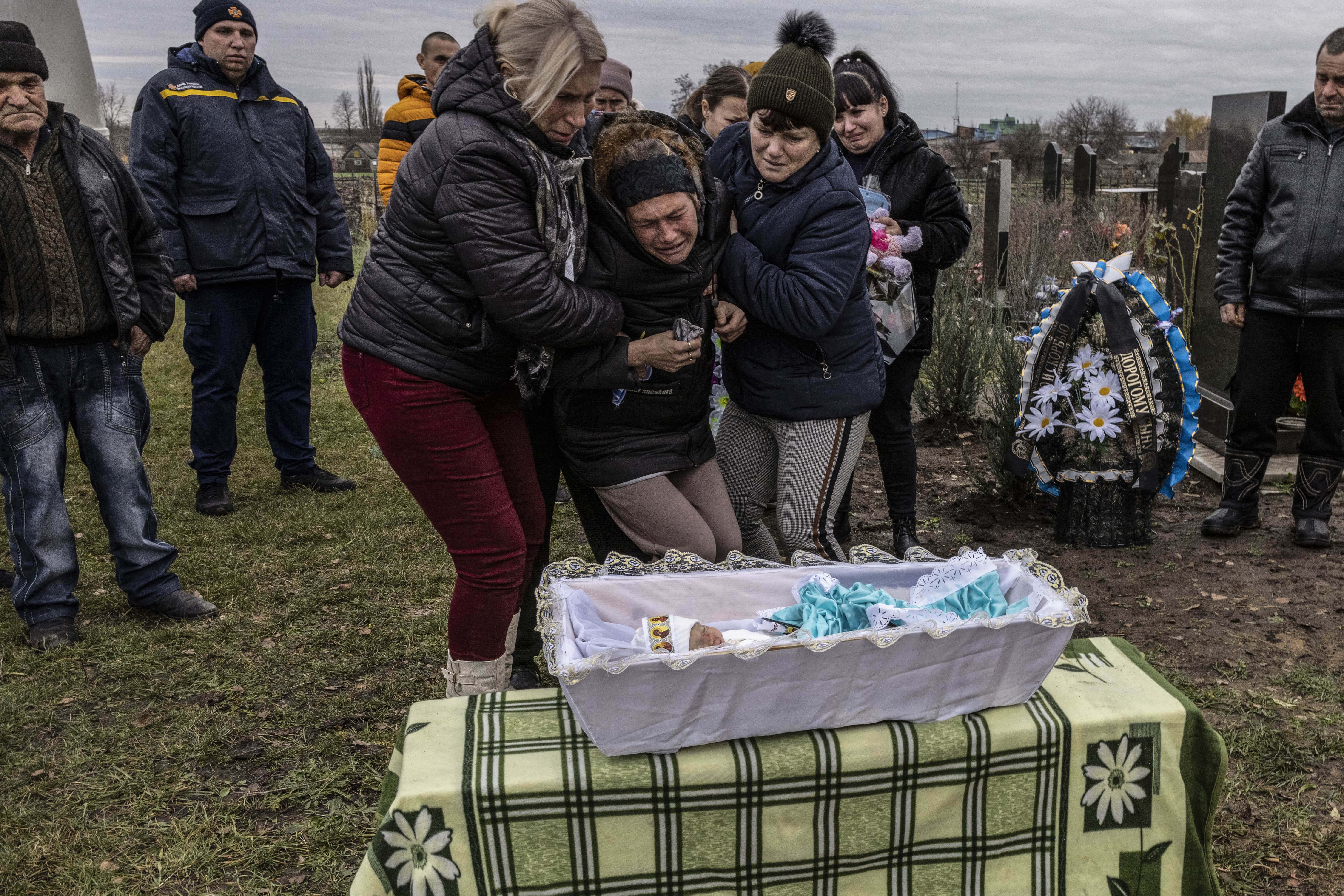 Похоронен в украине. Похороны детей погибших. Похороны погибших на Украине российских военных 2022.