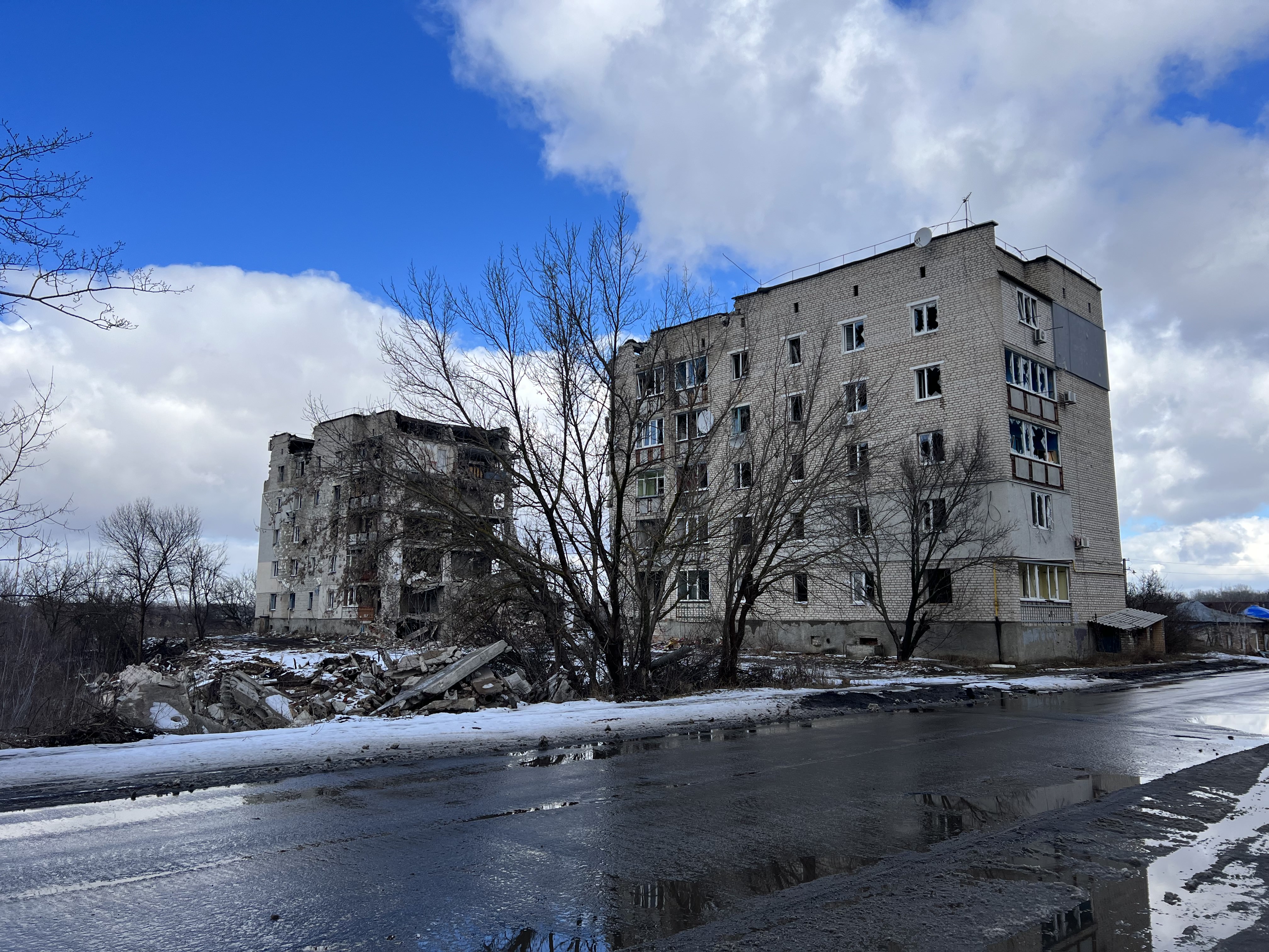 Лепестки» под снегом. Чем живет Изюм через полгода после освобождения