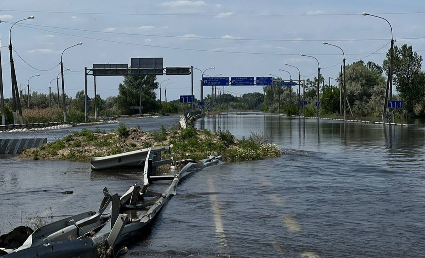 Пиздец полный, сын, прости за маты». Как жители затопленного города Олешки  провели первую ночь после катастрофы