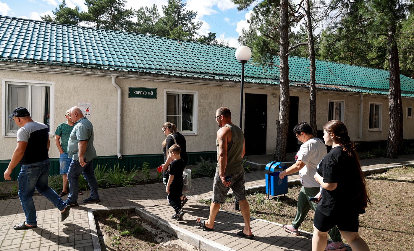 «Домой мы вернуться не можем. Мы оставили вещи. Мы оставили домашних животных». Жители Суджи — о том, как бежали от атаки ВСУ на Курскую область