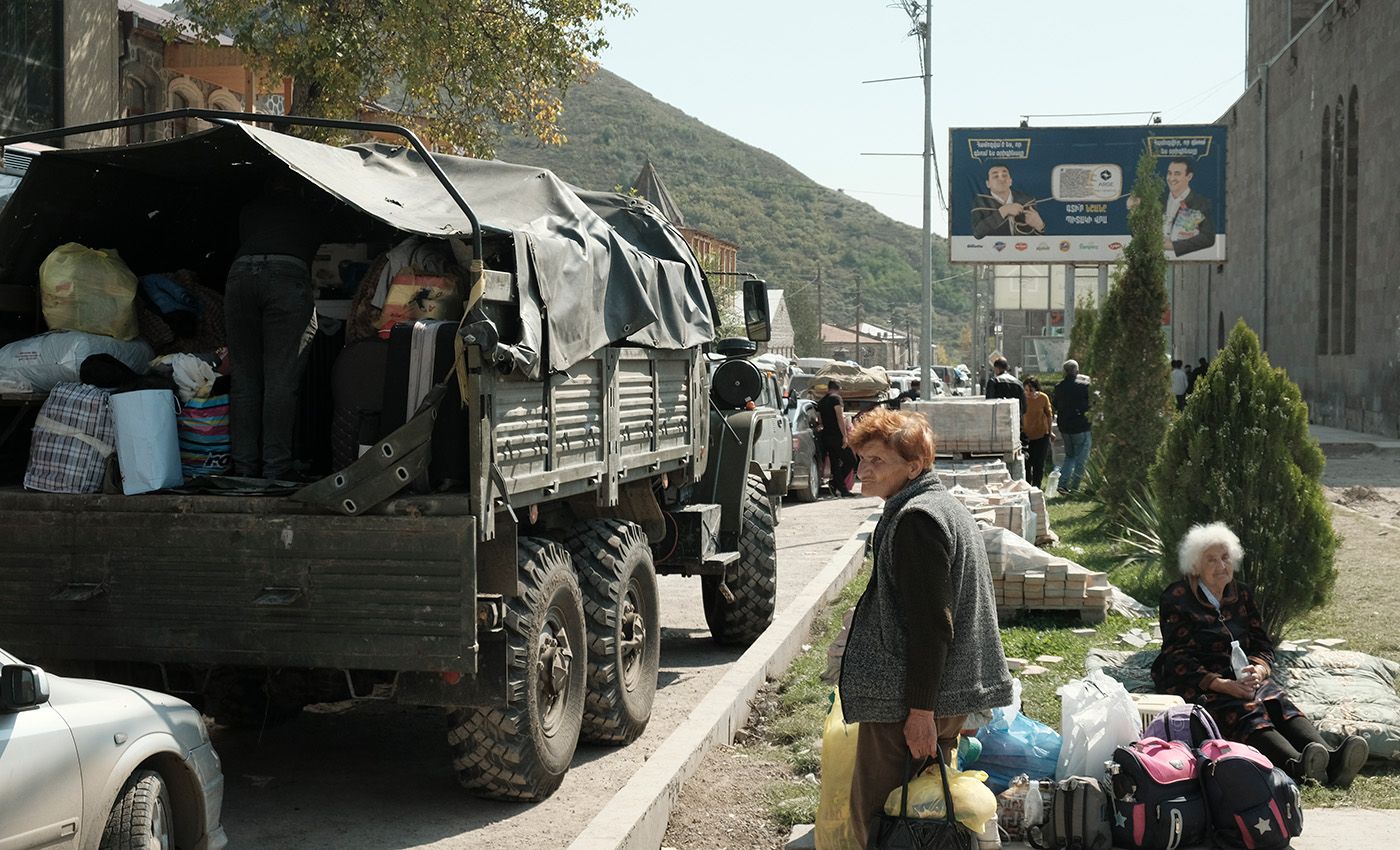 Исход. Что происходит в армянских городах Горис и Вайк, куда прибывают  беженцы из Нагорного Карабаха