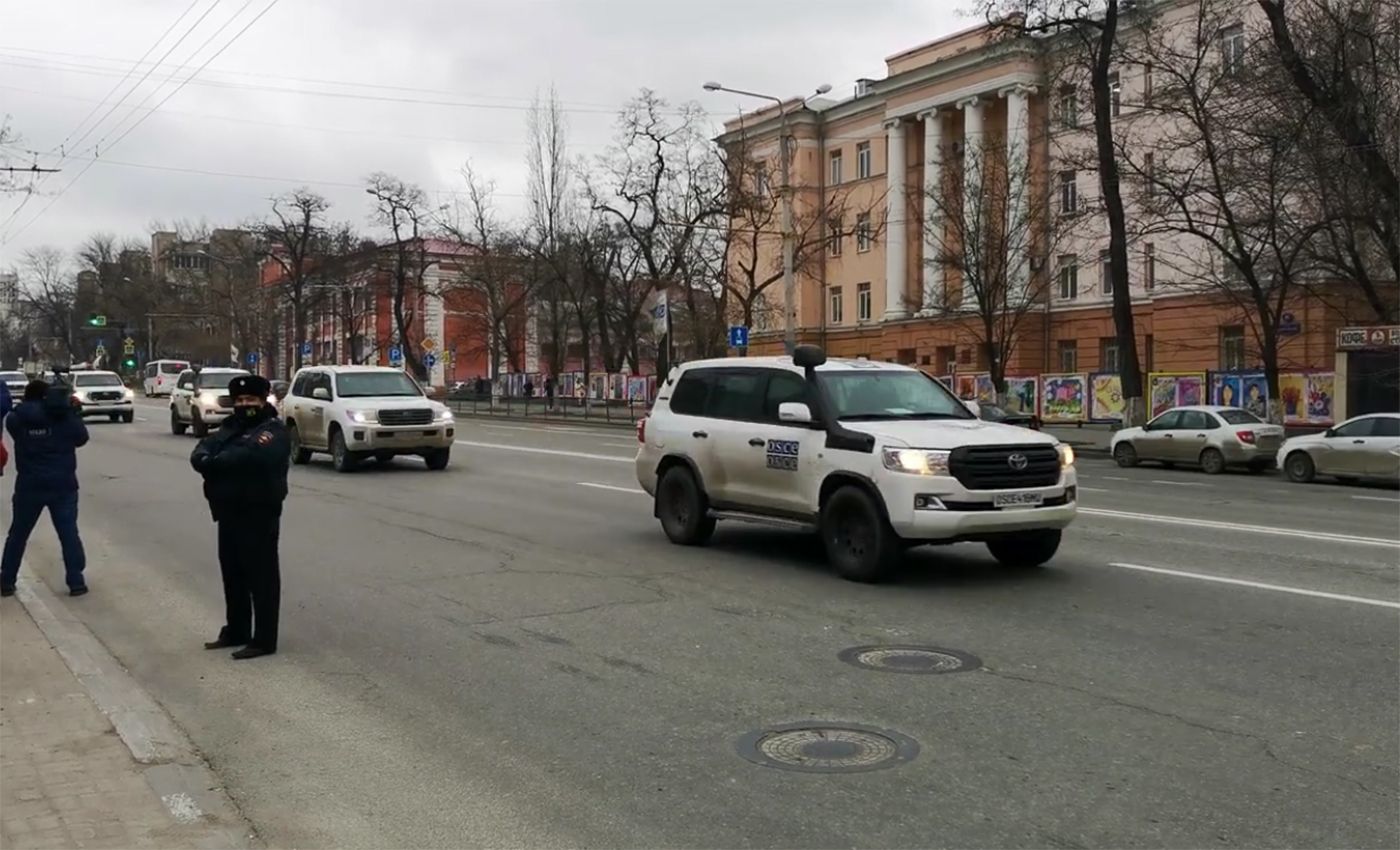 Угон. Россия отправила в Донбасс машины ОБСЕ, оставленные в Ростове‑на‑Дону  после эвакуации миссии