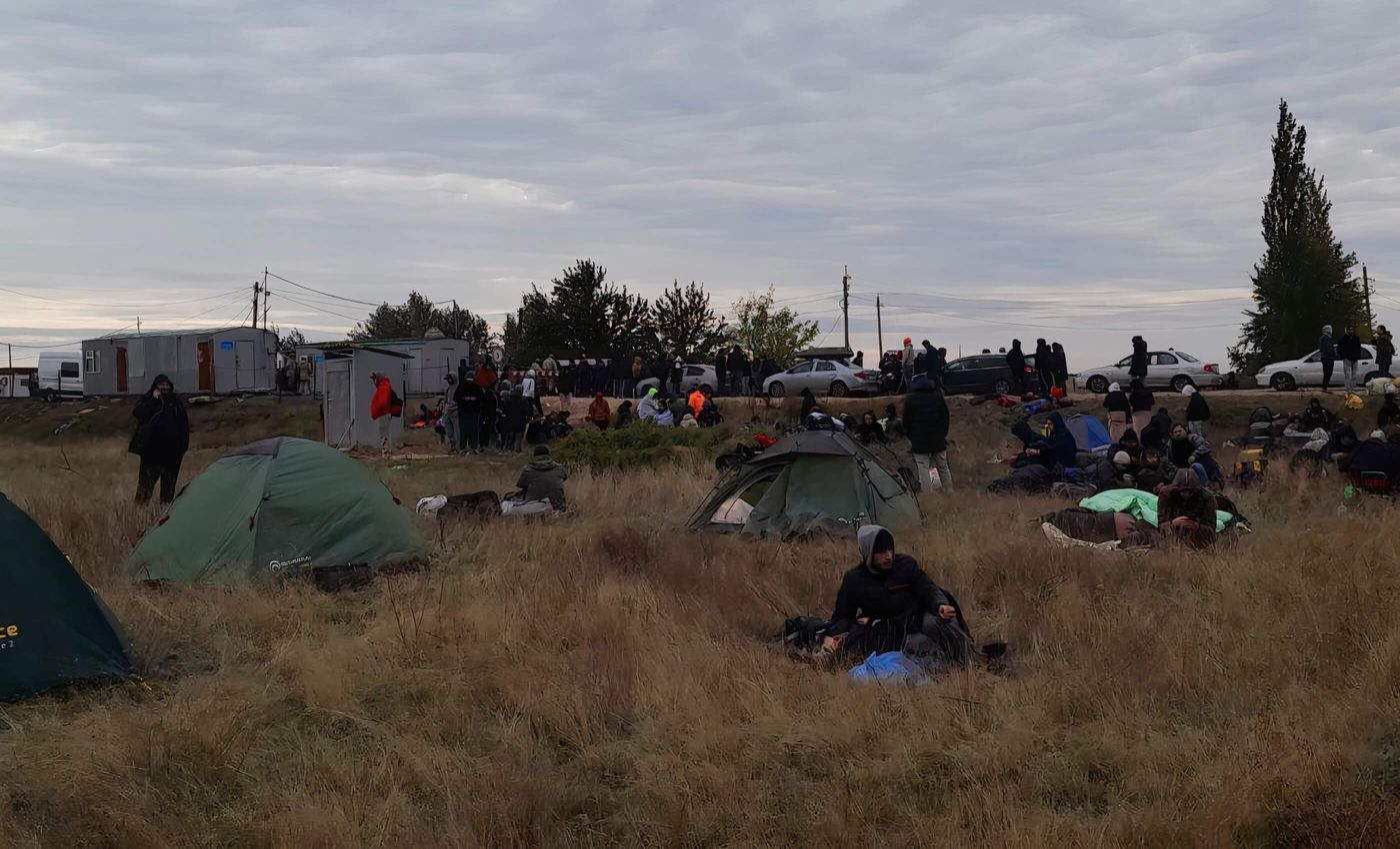 В глуши степной. На границе с Казахстаном все еще есть КПП без многодневных  очередей — рассказы тех, кому удалось быстро уехать из России